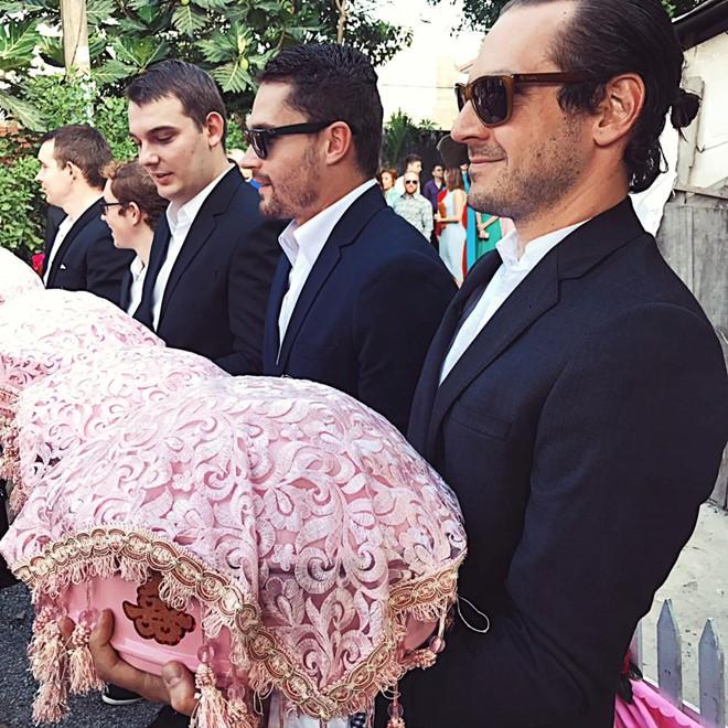 Dan be trap toan trai Tay trong le an hoi o Dong Nai hinh anh 1