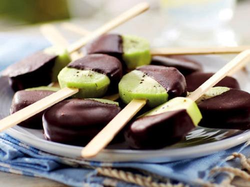 Kem chocolate kiwi siêu dễ cho bé