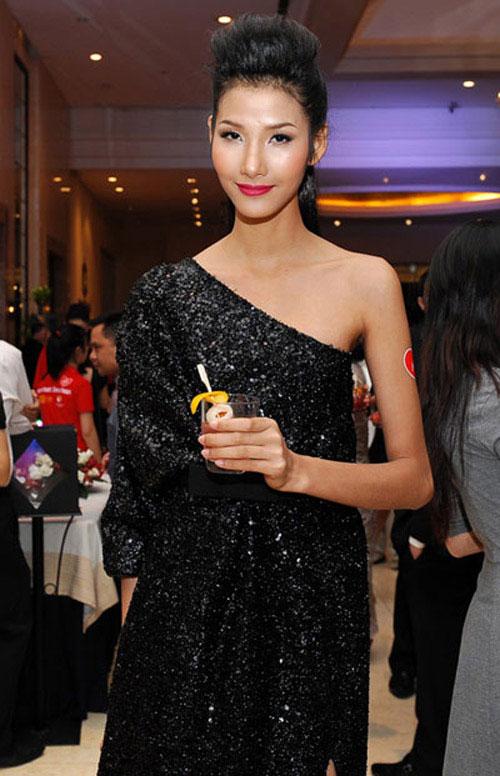 nha phuong, my tam ha guc fans voi style