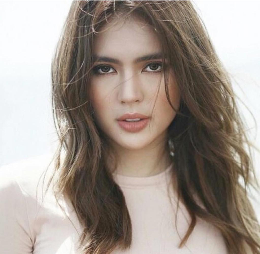 Vi sao 9 hot girl nay noi dinh dam tren mang xa hoi? hinh anh 6