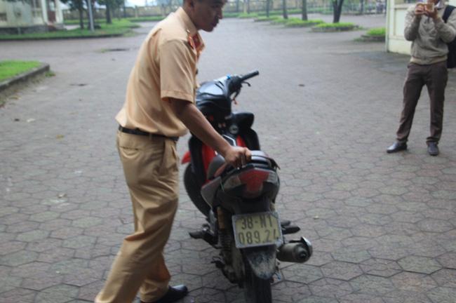 Lời trần tình của 2 nữ sinh tông ông lão gãy chân rồi mang bỏ ở nghĩa địa - Ảnh 3.