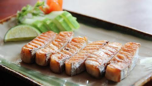 mua he den roi, ban dung bo qua 6 loai thuc pham chong nang cho da tu ben trong nhe - 9