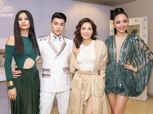 Thay đổi gu thời trang, bộ tứ quyền lực The Voice 2017 lịch lãm hơn hẳn vòng loại