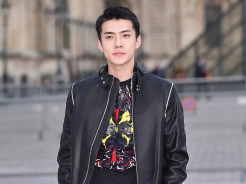 Vừa tròn 23 tuổi, Sehun (EXO) được Vogue ca ngợi hết lời về phong cách thời trang