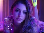 Cô gái xinh đẹp nhất mạng xã hội Celine Farach gây bất ngờ khi tung MV