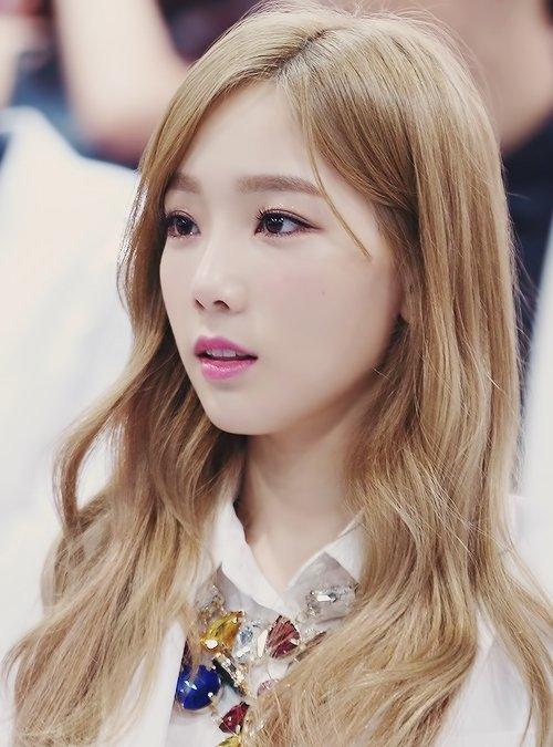 Taeyeon sở hữu giọng hát mượt mà, khả năng truyền tải cảm xúc ổn, kỹ thuật tốt cùng khả năng hát high note “tuyệt đỉnh”. Không chỉ nổi tiếng với tư cách là một thành viên của nhóm nhạc đình đám SNSD, Taeyeon còn là một trong những nghệ sĩ solo thành công nhất Kpop.