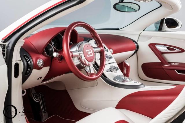 Võ sỹ triệu phú Floyd Mayweather rao bán cặp đôi siêu xe Bugatti Veyron - Ảnh 3.