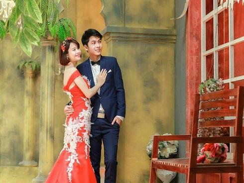 Cô vợ trẻ tra khảo chồng vì thấy 1 thứ giống vỏ bao cao su, chồng nói 1 câu khiến vợ lúng túng-3