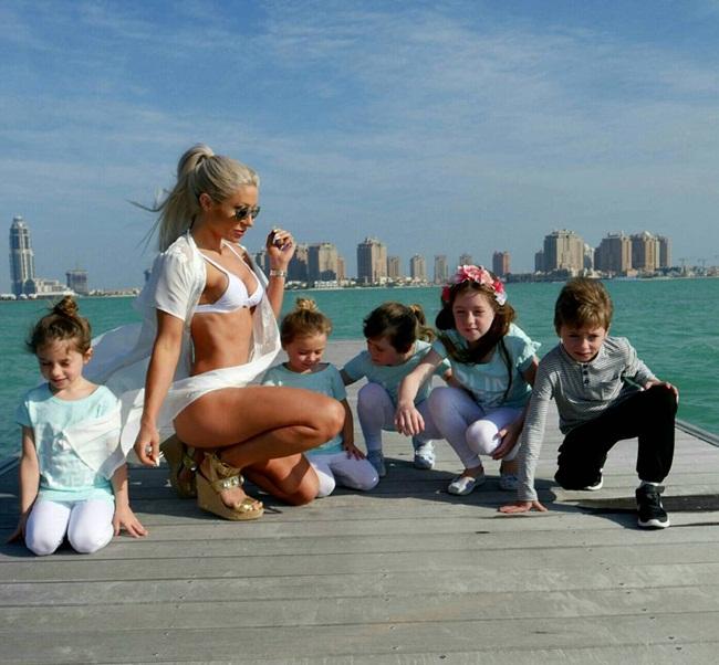 nguòi phụ nũ 5 con gay sóc vói nhan sác chảng khác gì gái 20 hinh anh 6