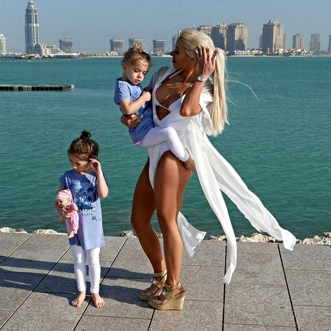 nguòi phụ nũ 5 con gay sóc vói nhan sác chảng khác gì gái 20 hinh anh 3