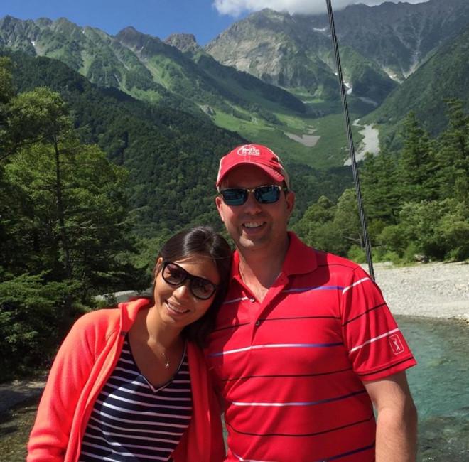 Chang Tay quy goi cau hon ban gai Viet giua pho co Ha Noi hinh anh 2