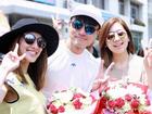 Hoa Hậu đẹp nhất Hong Kong tươi tắn trong vòng vây fan Việt