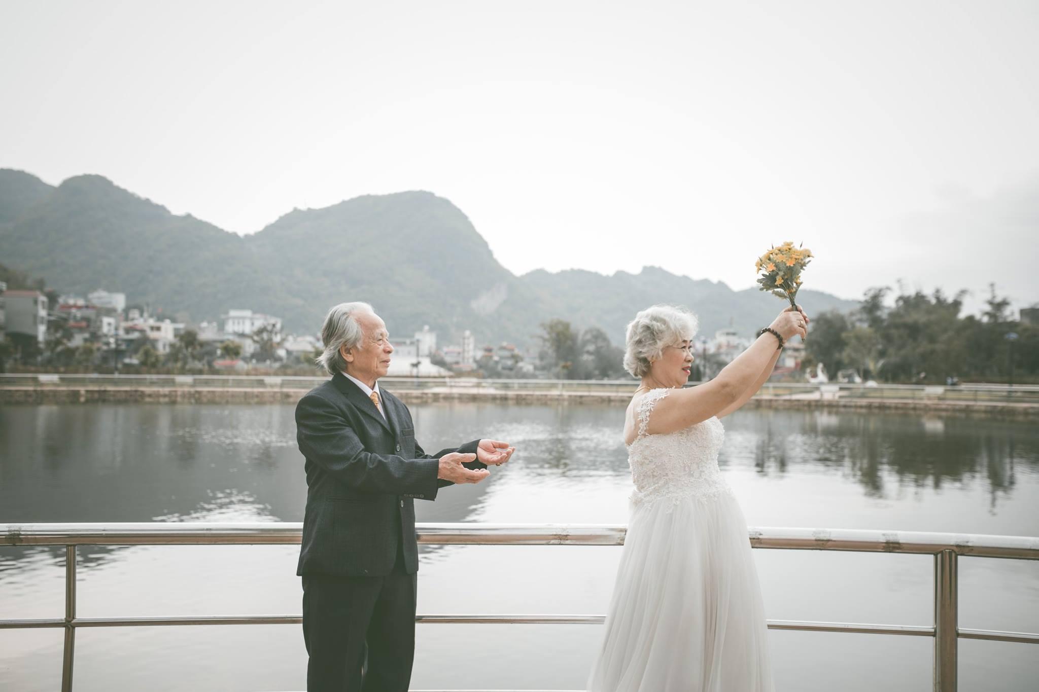 anh cuoi lang man cua cu ong cu ba khien gioi tre phai ghen ti voi "thoi ong ba anh" - 10