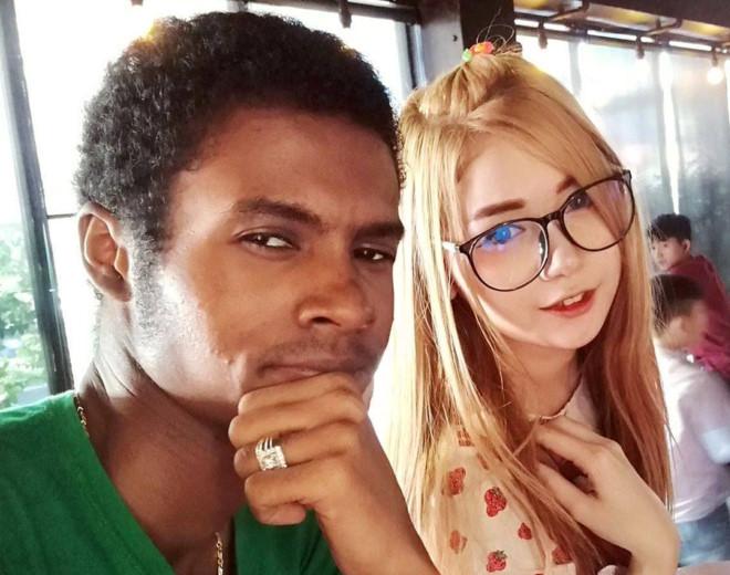 Chàng trai đen nhẻm vẫn cưới được vợ xinh như hot girl - 3