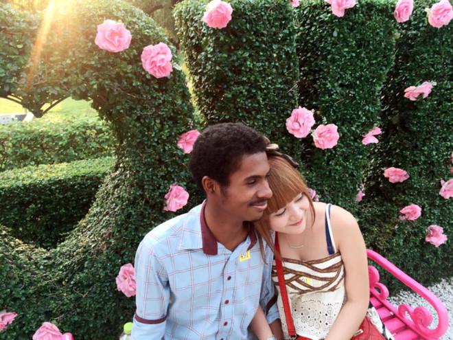 Chàng trai đen nhẻm vẫn cưới được vợ xinh như hot girl - 5