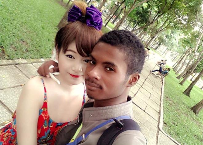 Chàng trai đen nhẻm vẫn cưới được vợ xinh như hot girl - 6