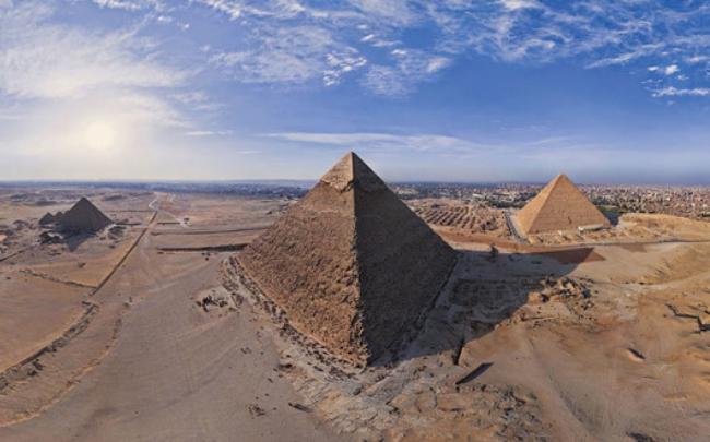 Kim Tự tháp Giza ở Ai Cập.