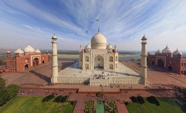 Taj Mahal ở Ấn Độ là một trong bảy kỳ quan của thế giới.