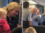 Tiếp viên American Airlines đánh phụ nữ và thách hành khách đánh nhau
