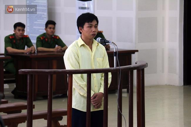 Tòa án nhân dân TP Đà Nẵng vừa xét xử và tuyên phạt bị cáo Mạc Văn Nhân (SN 1992, trú huyện Quế Sơn, tỉnh Quảng Nam) 30 năm tù giam về hành vi Giết người, hiếp dâm, cướp của. Đây là đối tượng đã liên tiếp gây ra 2 vụ án hiếp dâm, cướp tài sản trên địa bàn Đà Nẵng chỉ trong vòng hơn 2 tháng. Nạn nhân gần đây nhất của Nhân là chị Phạm Thị Mỹ L. (SN 1982, trú phường Thanh Bình, quận Hải Châu, Đà Nẵng).