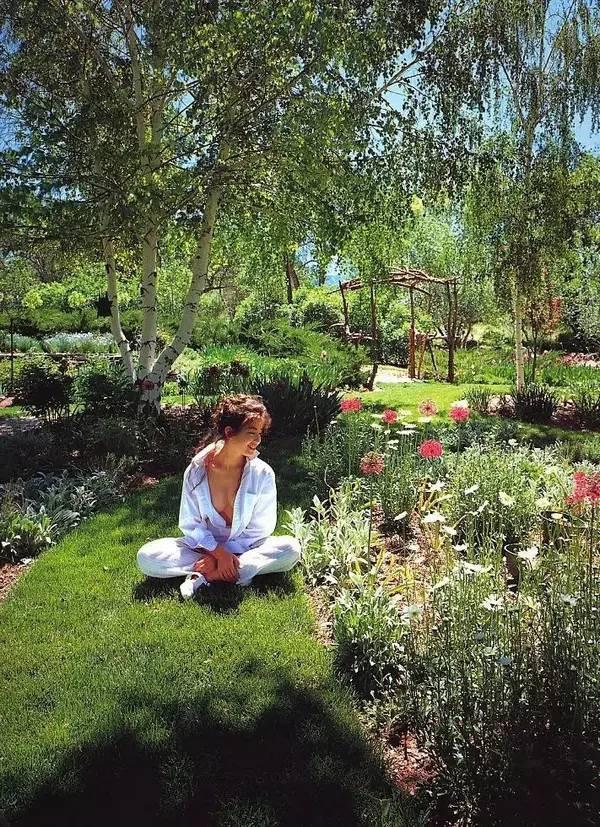 Minh tinh Nhat Ban bi me ruot ep 'hau' dai gia tu nam 17 tuoi hinh anh 3