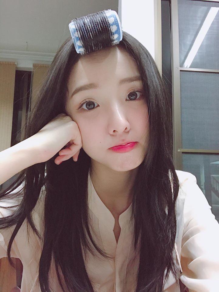 Mỗi bài đăng của cô gái này đều nhận được hàng trăm đến hàng nghìn bình luận đến từ Việt Nam.