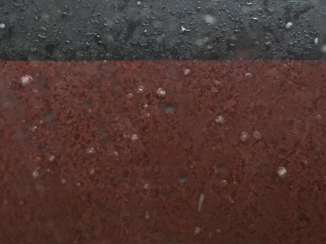 Mưa lớn đầu mùa, ô tô bơi như thuyền trên phố ở Gia Lai - 5