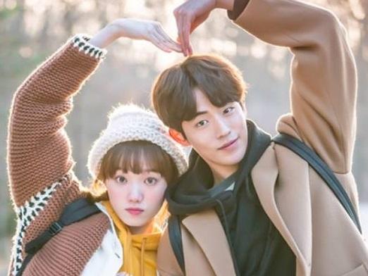 'Tiên nữ cử tạ' Lee Sung Kyung xác nhận hẹn hò cùng Nam Joo Hyuk