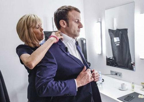 tinh yeu ky la cua ung vien tong thong phap voi nguoi vo gia hon 24 tuoi - 3