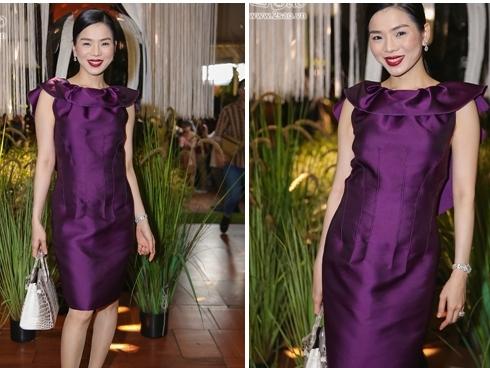 Không ngại thị phi xách làn đi chợ, Lệ Quyên khoe túi cá sấu bạch tạng giữa tiệc đông