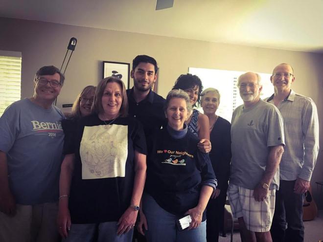 Ung cu vien Quoc hoi bat ngo noi tieng vi qua dep trai hinh anh 7