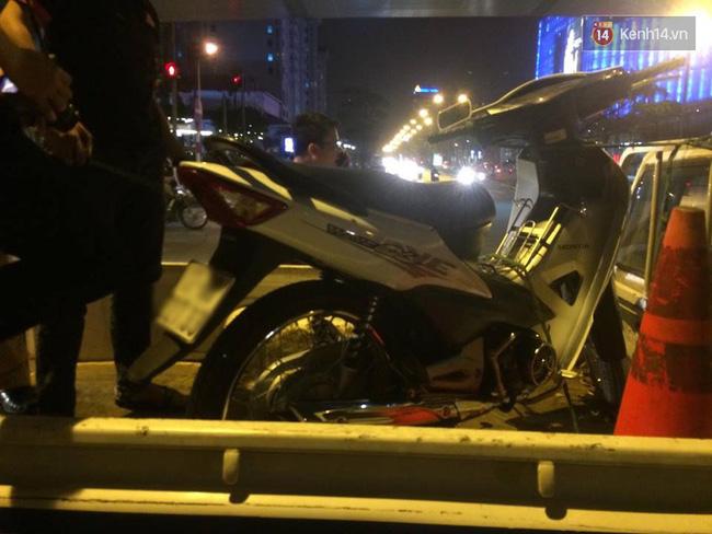 Hà Nội: Nam thanh niên chết lặng ôm thi thể bạn gái bị xe tải cán chết thương tâm - Ảnh 4.