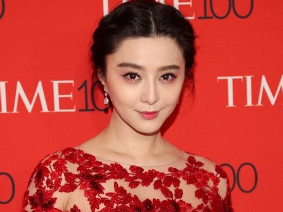 Phạm Băng Băng lộng lẫy trên thảm đỏ tôn vinh 100 người ảnh hưởng nhất thế giới