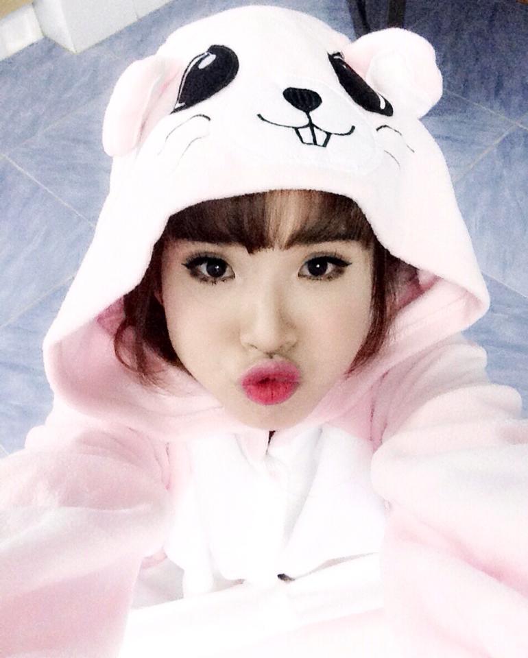 lay chong kem tuoi, khoi my, hari won mac nhu nu sinh 18 hinh anh 7