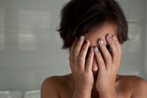 Nu sinh khung hoang vi bi tung anh len web 'den' hinh anh 1