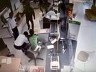 Vụ cướp nhà băng ở Trà Vinh: Kẻ bịt mặt lấy 1,6 tỷ và gần 36.000 USD