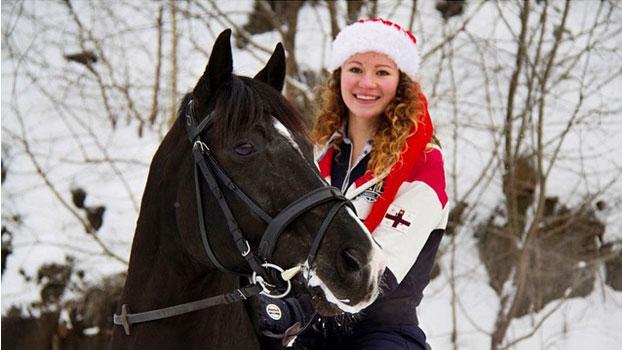 ghen ti voi cuoc song nhu mo cua nu ty phu tre nhat the gioi hinh anh 3