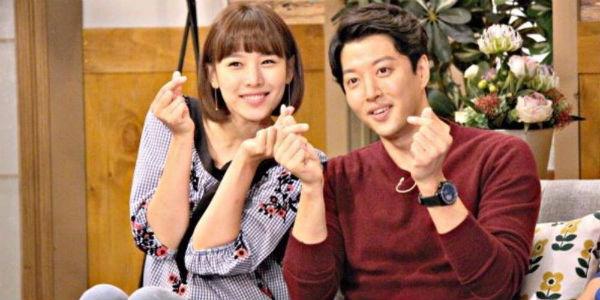 Mỹ nam “Chuyện tình Paris” Lee Dong Gun “hộ tống” người tình mới đến Hawaii - Ảnh 2.