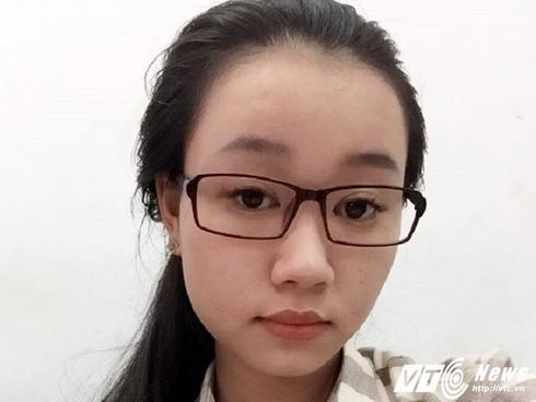 Thiếu nữ xinh đẹp dùng roi điện tấn công người, cướp 10 triệu đồng