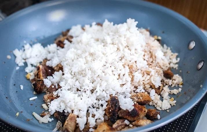 Cơm rang thịt lợn giòn tan cho ngày bận rộn-4