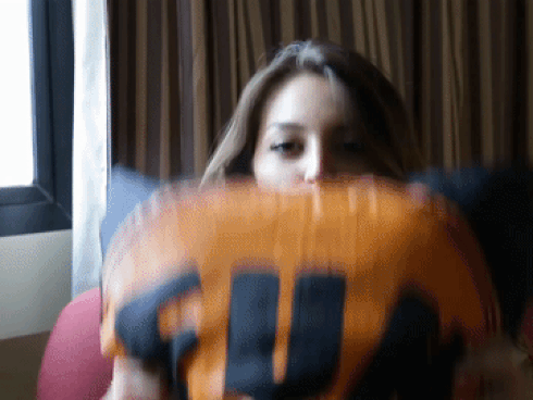 Đây là những khoảnh khắc đẹp từng centimet của cô nàng sexy Celine Farach!