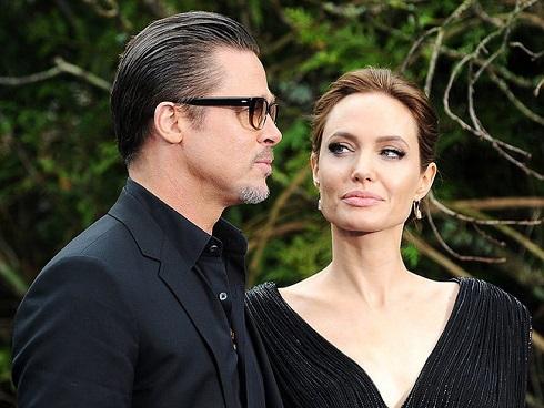 Angelina Jolie mở tiệc ăn mừng vì được 'giải phóng' khỏi Brad Pitt?