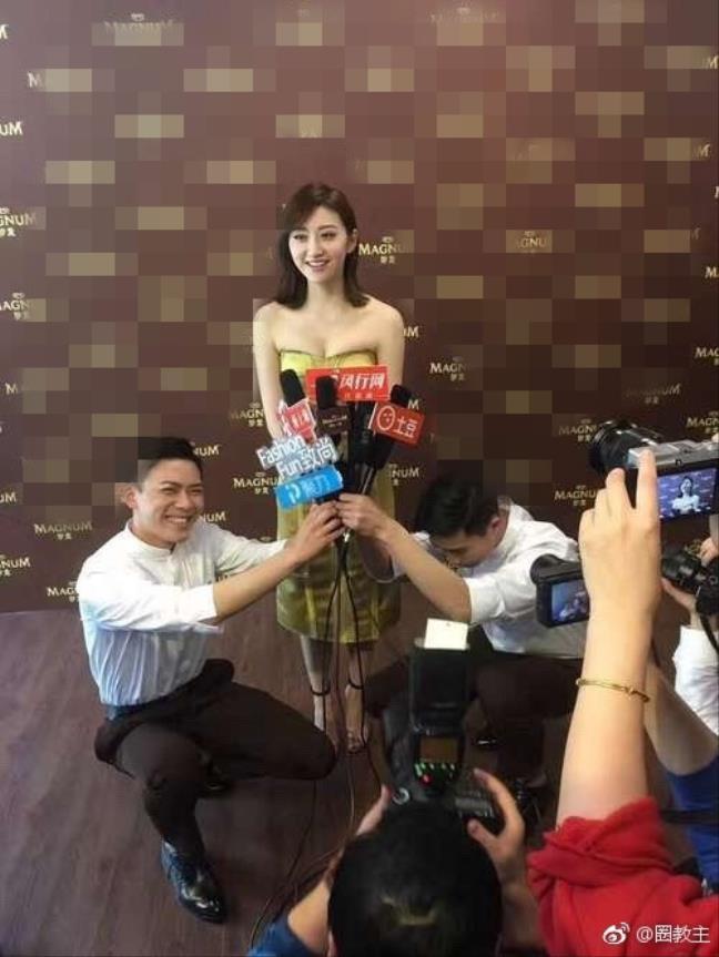 My nhan phim 'Kong' Canh Diem bi chi trich de mac hai nguoi quy goi phong van