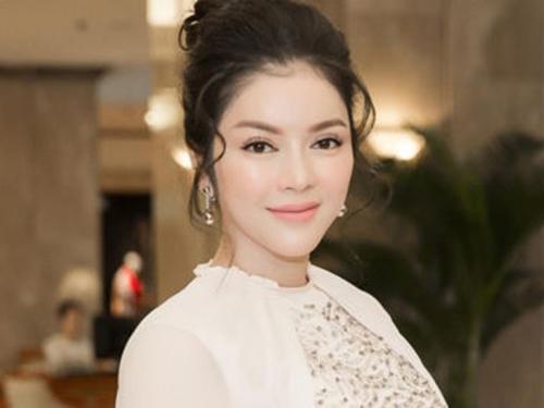 Bên trong túi xách hàng hiệu của Lý Nhã Kỳ có gì?