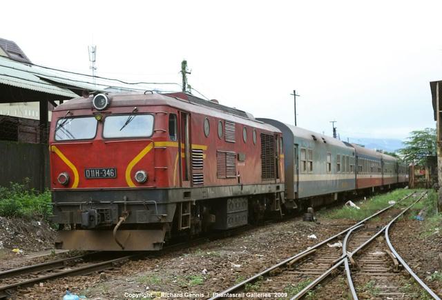 gãy đường ray tàu hỏa