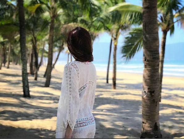 Đặng Thu Thảo diện bikini nóng bỏng khi cùng bạn trai doanh nhân đi du lịch Đà Nẵng - Ảnh 2.
