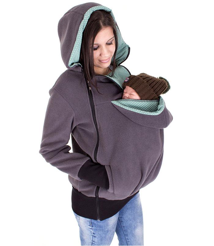 Áo hoodie cho mẹ và bé 2 trong 1: Vừa là địu, vừa là chiếc áo ấm cho cả mẹ và bé. Ấm áp lại thoải mái, còn gì hơn nữa nhỉ.