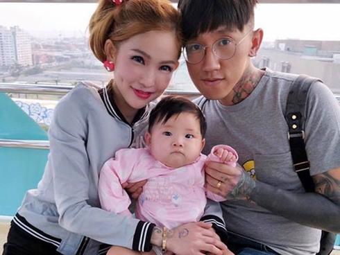 Cô gái từng bị nhà chồng không cho cưới, nhờ đẻ con đẹp như thiên thần mà đổi đời