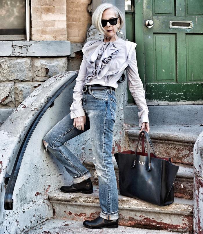 Mê mẩn gu thời trang chất đừng hỏi của bà giáo 63 tuổi bị nhầm là ngôi sao nổi tiếng