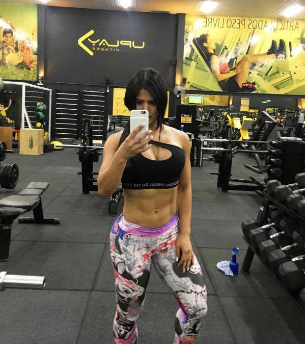 Eva Andressa la ai